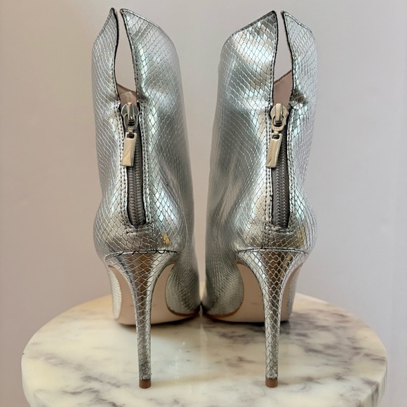 AQUA Silver Snake Print Metallic Pointed Toe Ankle Boots Heels Size 8.5 - Picture 4 of 16